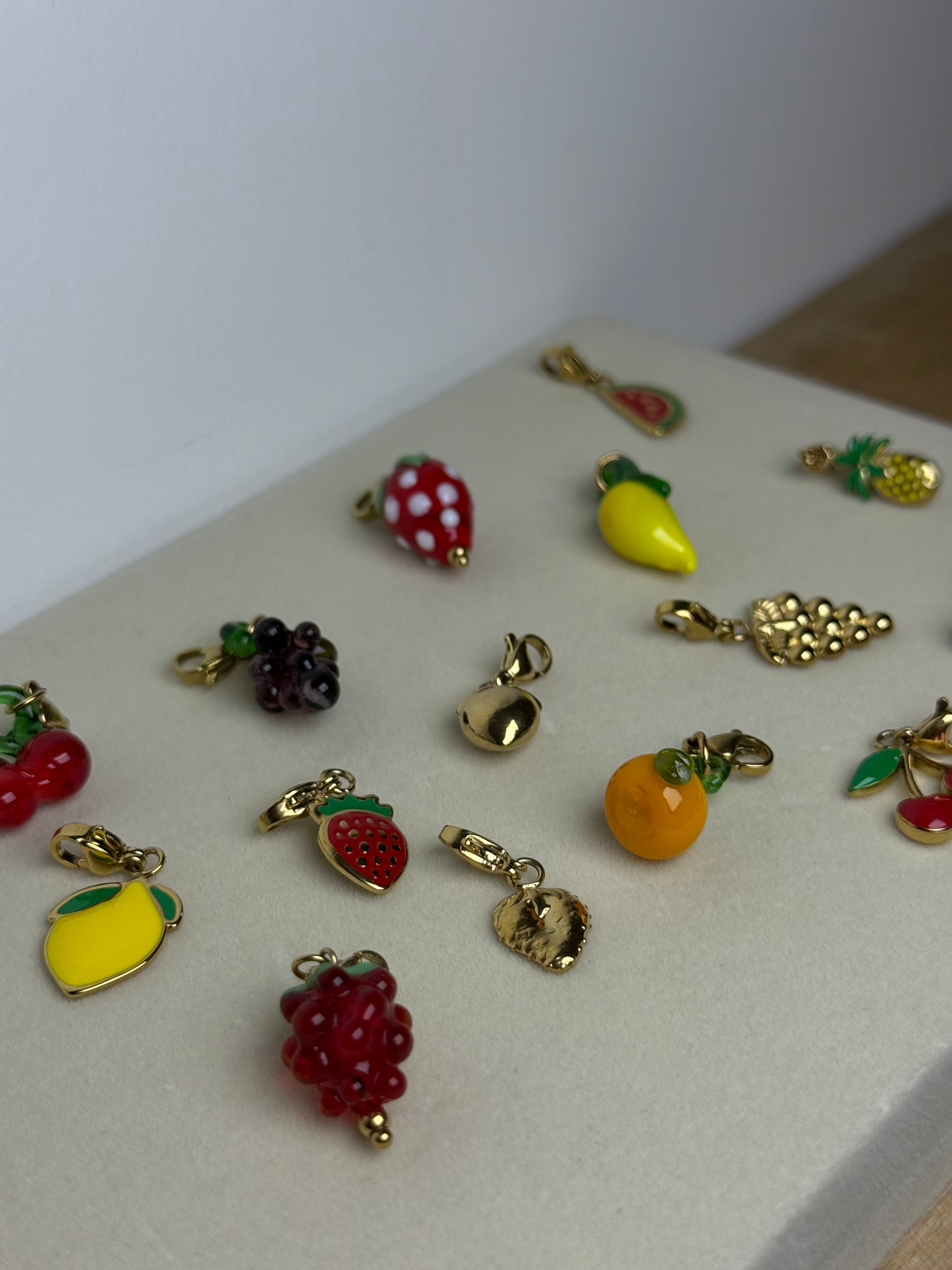 CHARMS FRUITS